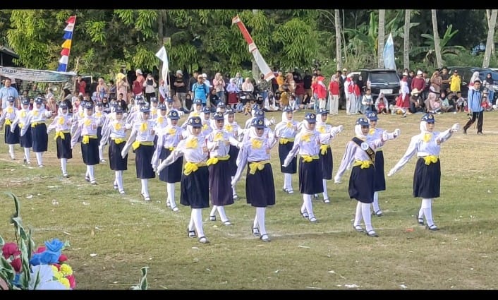 SMPN 6 Buton Raih Juara Lomba Gerak Jalan Indah (GJI)